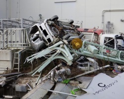 Fukushima Daiichi debris clearance 1 before 250 (Tepco)